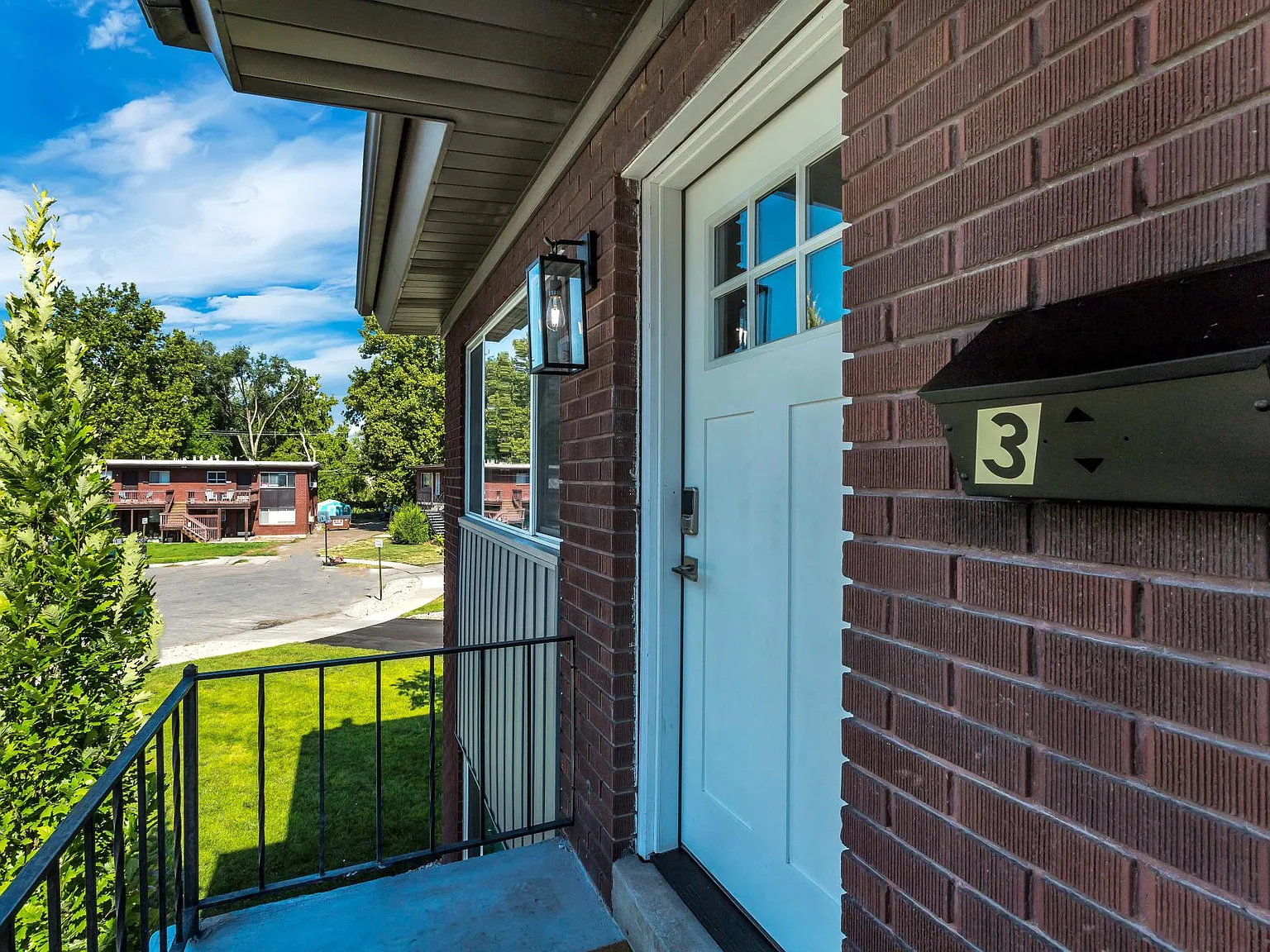 2 bed, 850 sqft, $1,800 — Photo 4