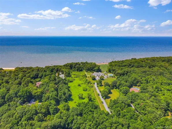 Boney Lane, Nissequogue, NY 11780