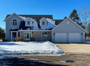 1038 S Georgetown Ter, Beaver Dam, WI 53916