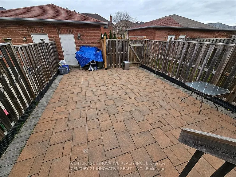 189 S Unionville Ave — Photo 26