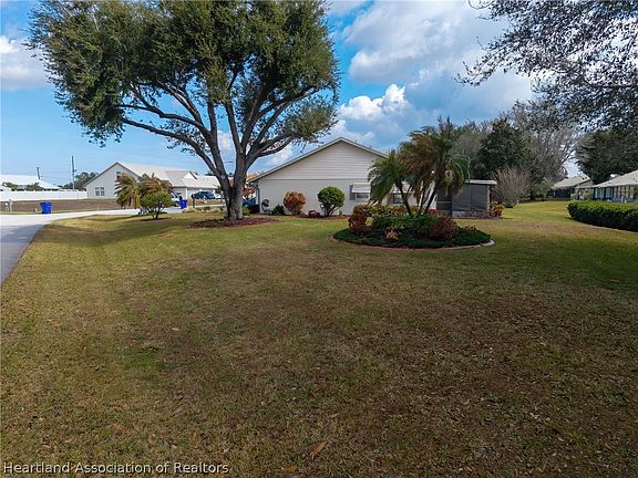 4th image of 2457 N Orangewood St