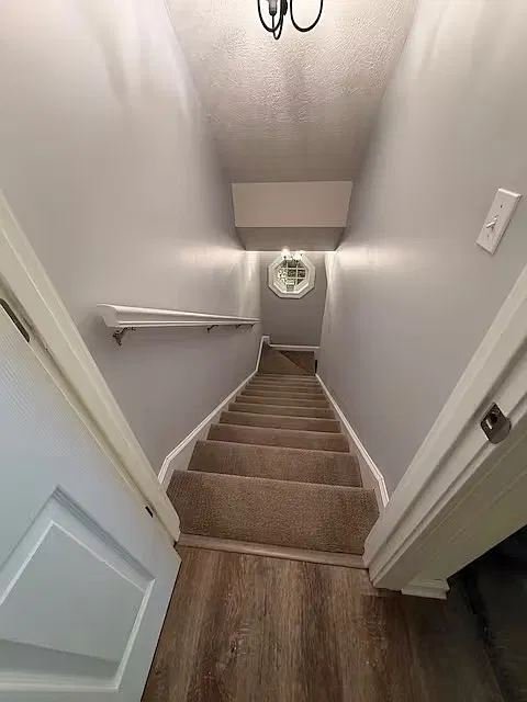 5 bed, 2160 sqft, $3,600 — Photo 3