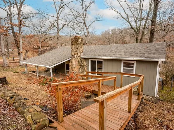 26448 Waterview Dr, Warsaw, MO 65355