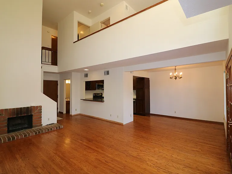 4425 Whitsett Ave #213 — Photo 3