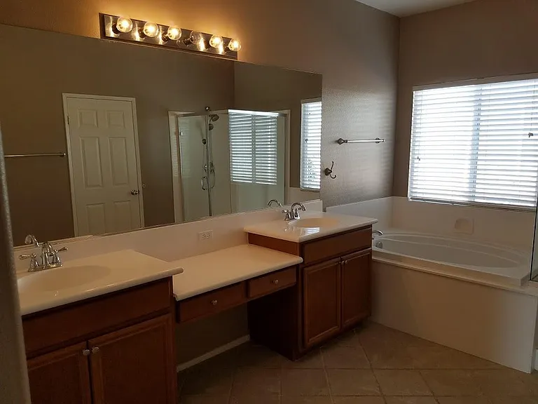 64032 Baylor Mountain Ct — Photo 15
