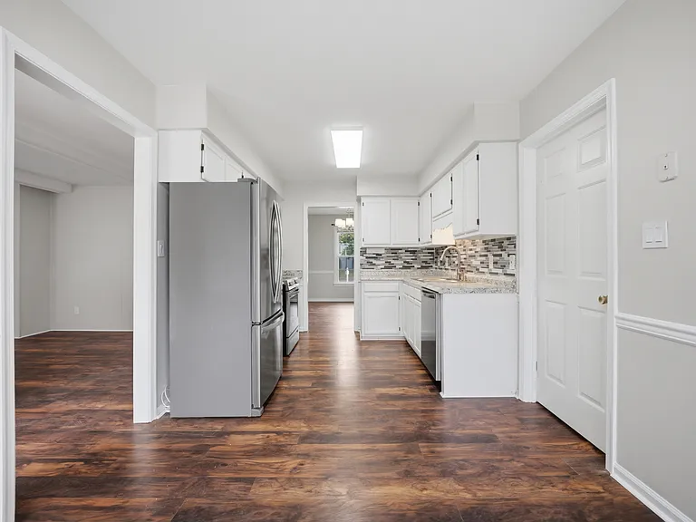2252 Newstead Dr — Photo 21
