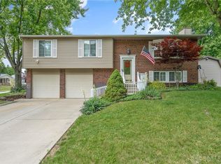 4250 Willow Mist Dr, Dayton, OH 45424