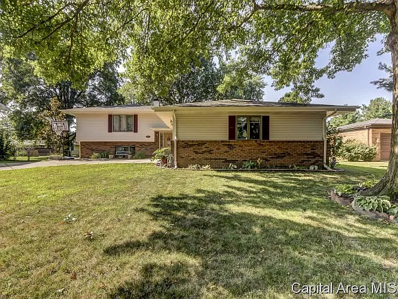 1908 Croydon Dr photo 1