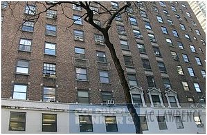 5th image of 160 W 71st St APT 17A