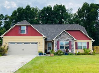 103 Bridgeport Dr, Sneads Ferry, NC 28460