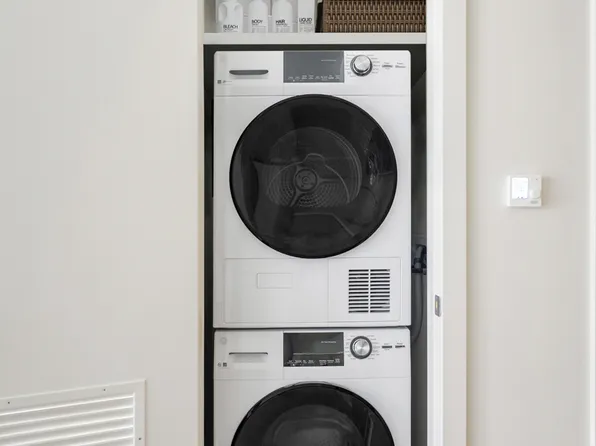 19 Rockwell Place image 7 of 21