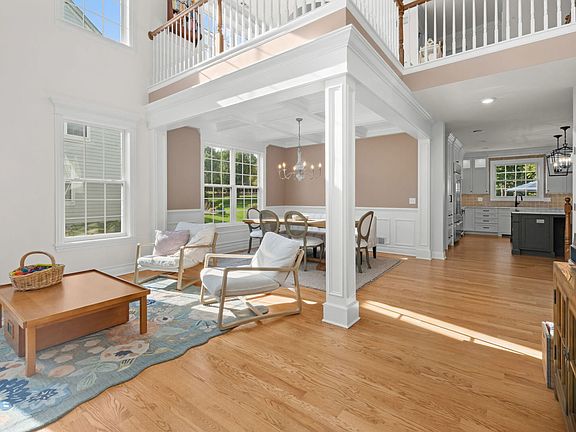 4th image of 308 Comstock Dr