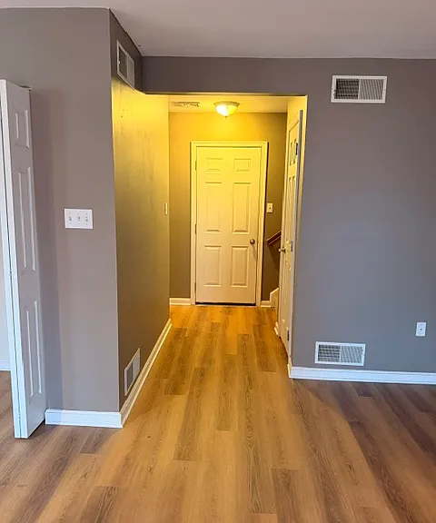 102 Martin Ct — Photo 16