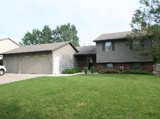 2178 Sunnymede Ln, Green Bay, WI 54311