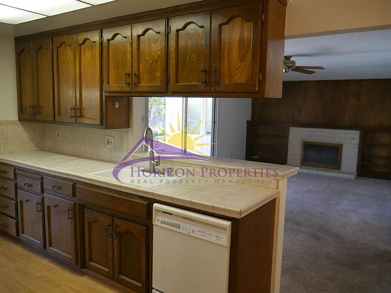 6319 Saint James Dr — Photo 10
