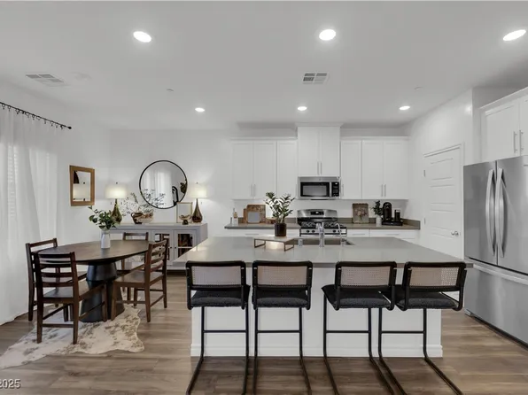 600 N Carriage Hill Dr #1069, Las Vegas, NV 89138