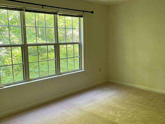 3rd image of 135 Timberbrook Ln APT 202