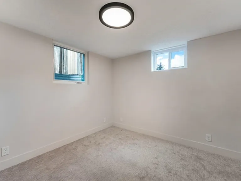 1548 E Kings Row Dr #2 — Photo 6