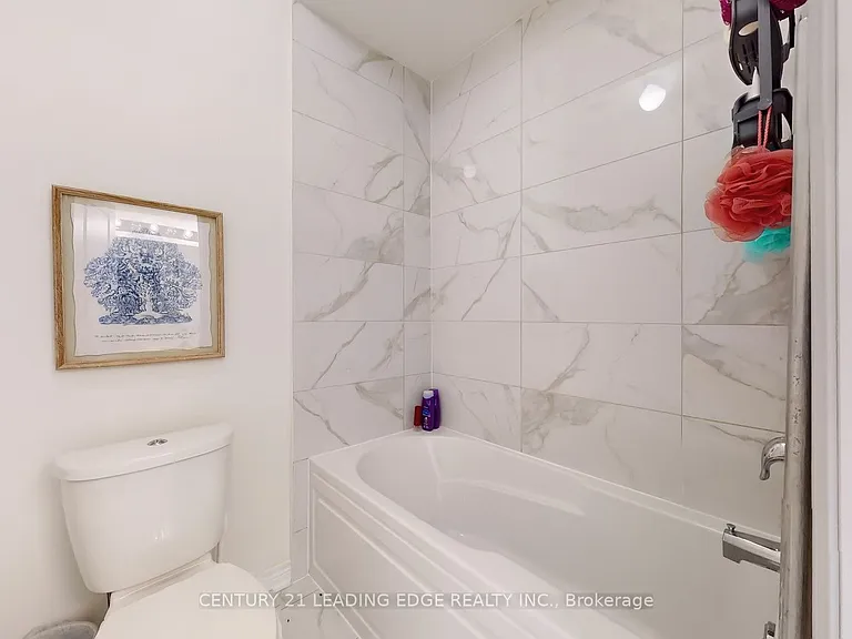 7 Suttonrail Way — Photo 29
