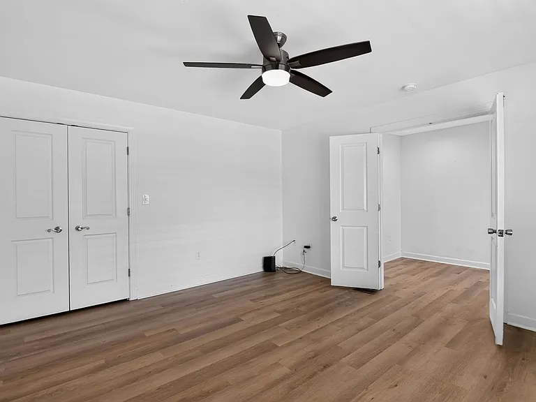 9609 Bay St #19 — Photo 21