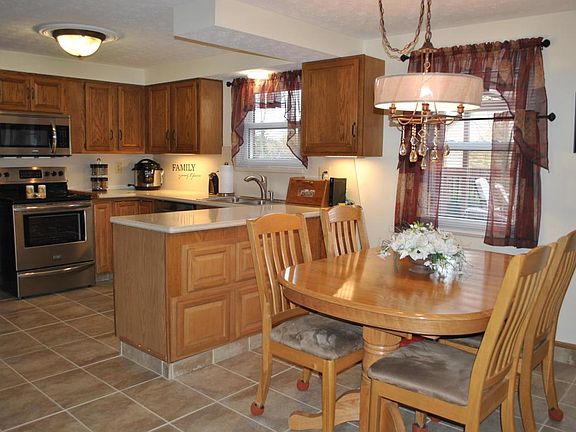 5th image of 2269 Presley Dr