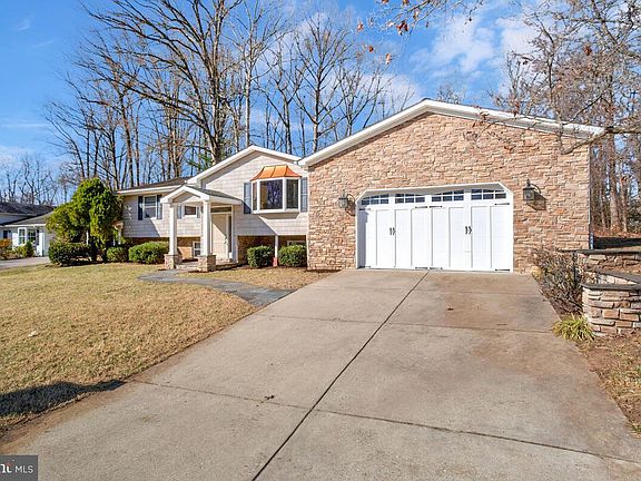 3rd image of 634 Wayward Dr