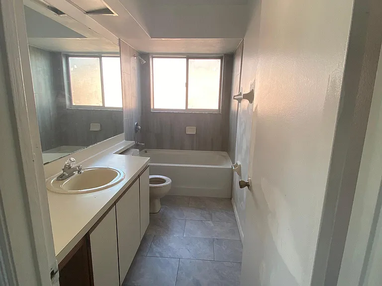 842 Monopoly Ct — Photo 15