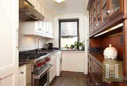 3rd image of 400 E 52nd St APT 12J