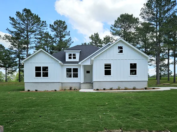 270 Woodridge Ln, Cairo, GA 39827