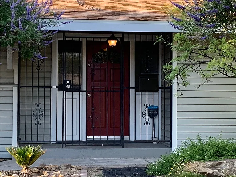 2612 Mason Ave — Photo 4