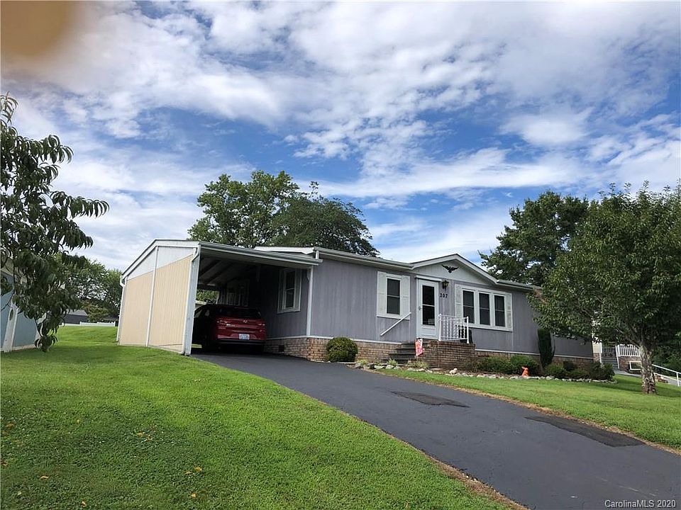 1st image of 207 Cranbrook Cir