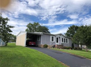 207 Cranbrook Cir, Hendersonville, NC 28792