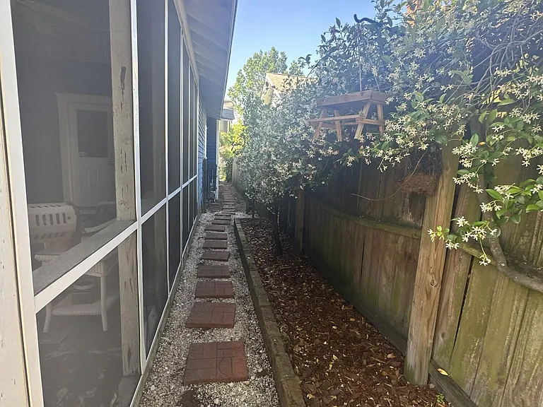 1510 Orange St — Photo 33