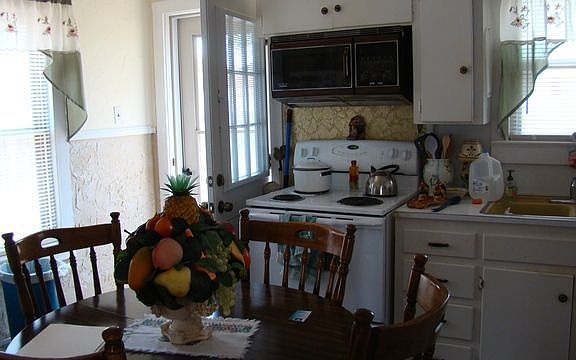 2nd image of 1603 W Washington Ave