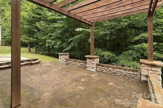 19012 Kanawha Dr — Photo 15