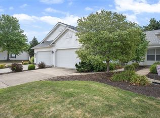 33913 Honeysuckle Ln, North Ridgeville, OH 44039