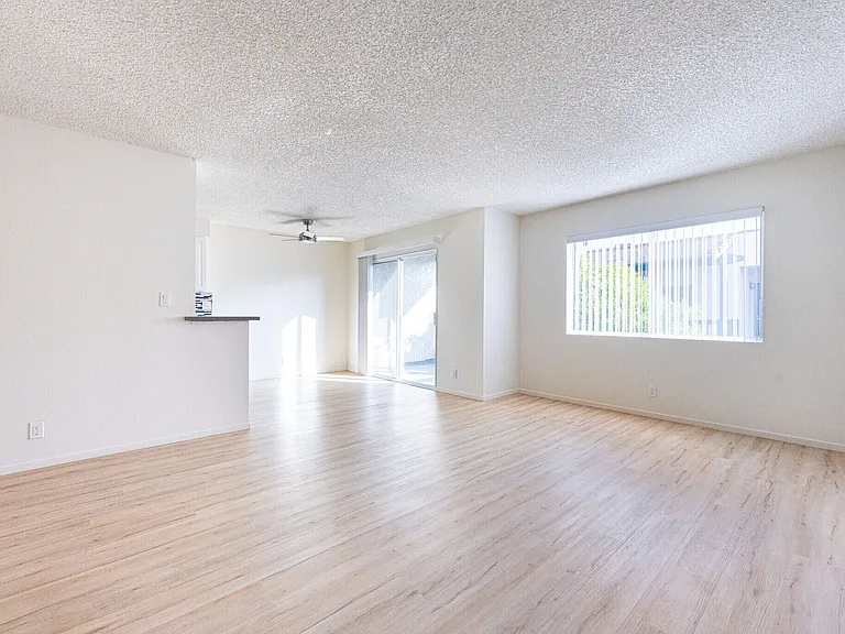 Harmony Court Apartments — Photo 22