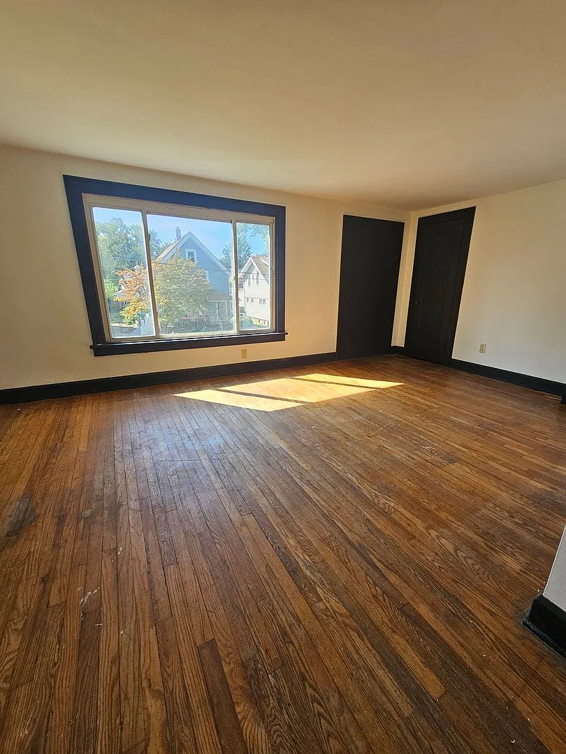 7610 Dearborn Ave — Photo 4
