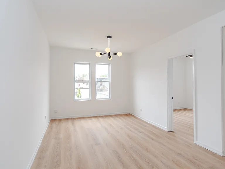 1330 N Artesian Ave #1R — Photo 4