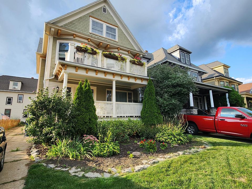 1st image of 68 Crescent Ave