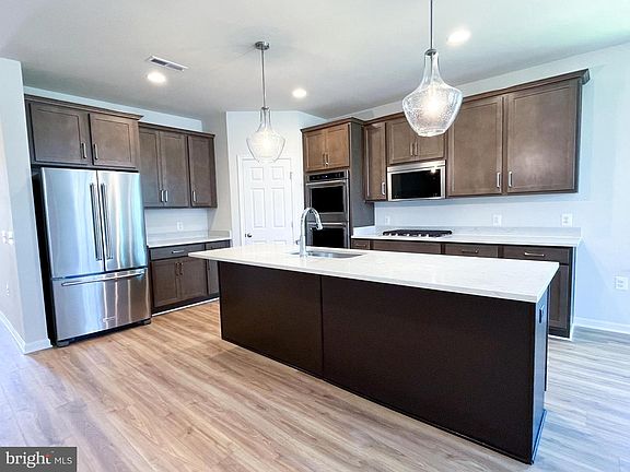 2nd image of 128 Wagtail Ln