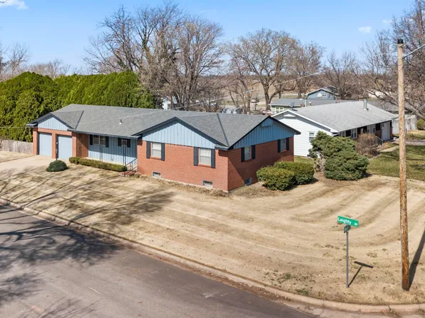 604 W Leighty Dr, Cheney, KS 67025
