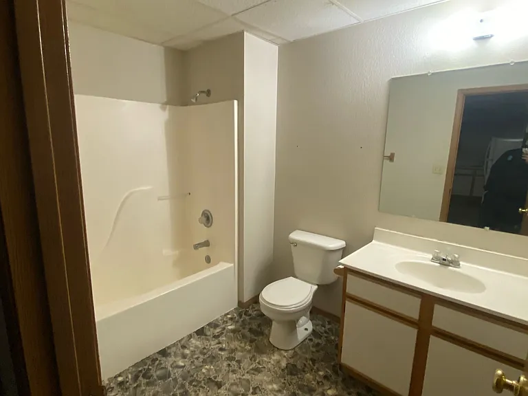 Pine View Apartments — Photo 27