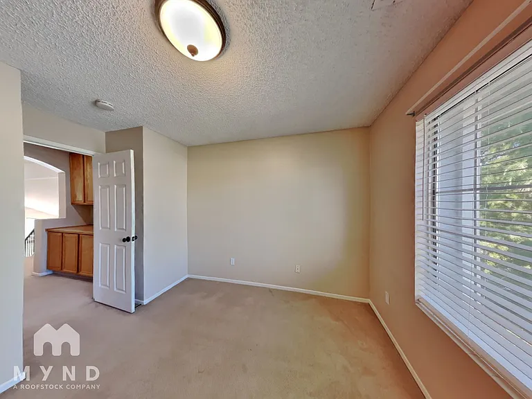 1576 Reno View Dr — Photo 13