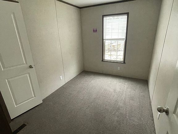 5th image of 83 Lyndon Cr