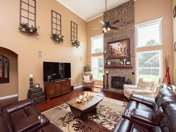 5th image of 7209 W Greenview Dr