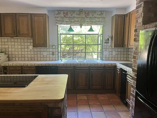 2340 Tice Valley Blvd — Photo 10