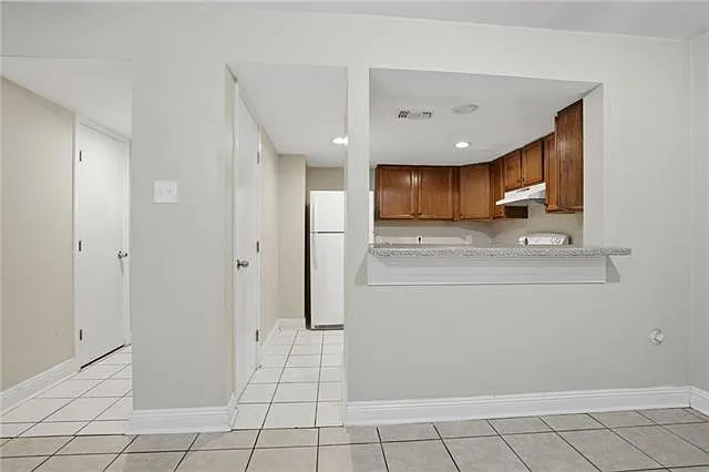 2 bed, 2.5 bath, 1368 sqft, $1,350 — Photo 2