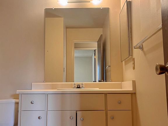 2nd image of 1427 Marchbanks Dr APT 3