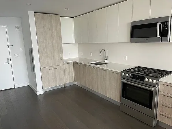 131-05 40th Rd #Penthouse 1d, Flushing, NY 11354